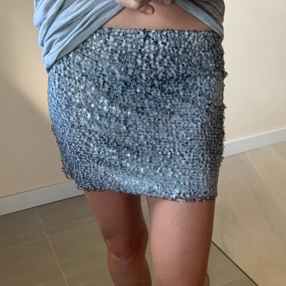 BCBG sequin skirt - Picture 2 of 7